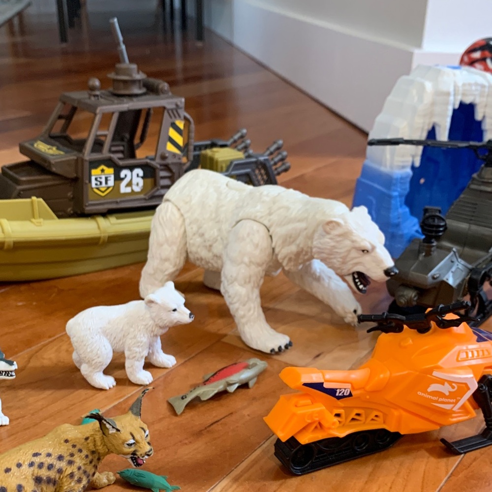 Animal Planet - multiple sets inc. - Action-Packed Adventure Playset